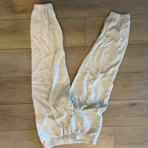Grey sweatpants!! SOO CUTE! Aritzia deups,